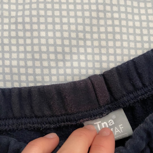 aritzia sweatshorts - Picture 3 of 3